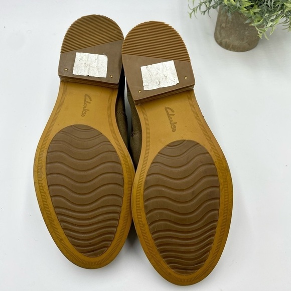 Clarks‎ Trish Chelsea Sz 9.5-M, suede upper, comfort footbed - Picture 4 of 15